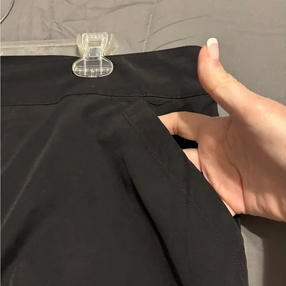 32 Degrees Classic Black Skort with Pockets - Picture 11 of 16